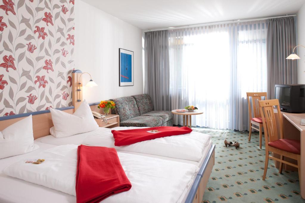 Behringers Freizeit - Und Tagungshotel โกสไวน์ชไตน์ ภายนอก รูปภาพ